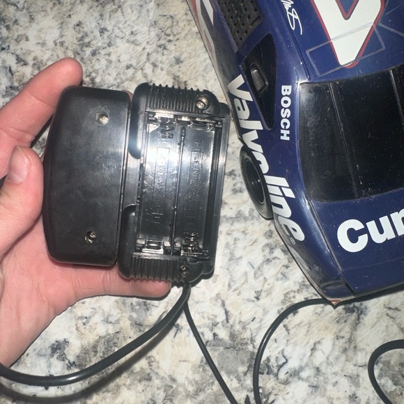 NASCAR 1/18 Remote Control Racer Valvoline #6 Mark Martin - Picture 3 of 4